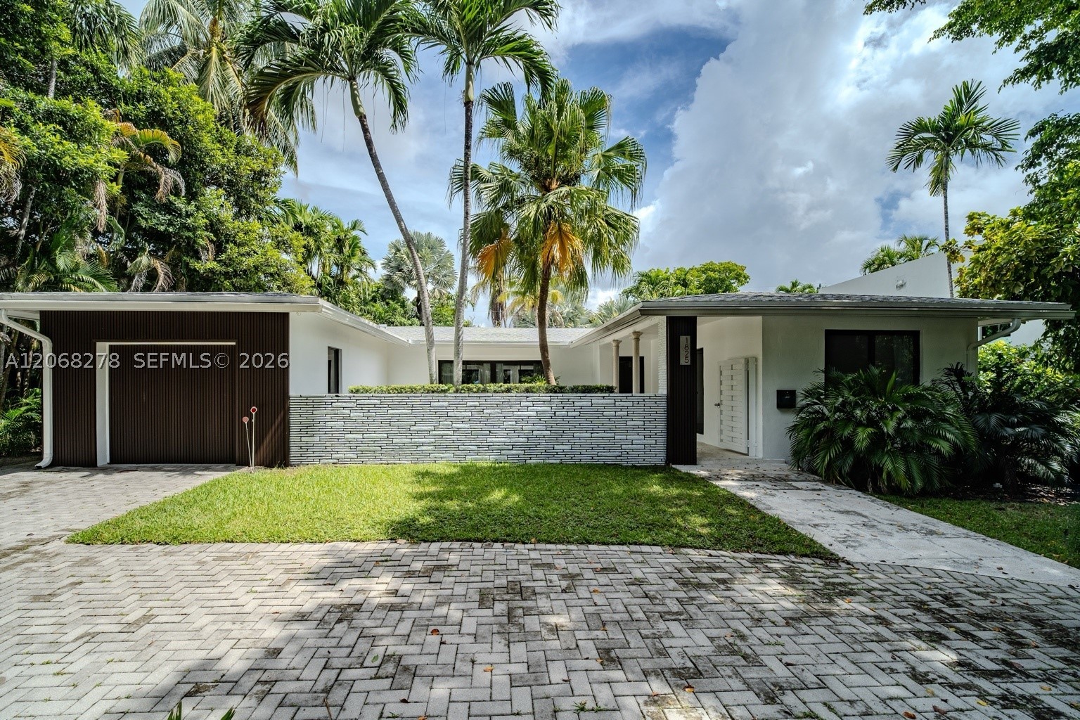 1825 Alamanda Dr, North Miami FL 33181