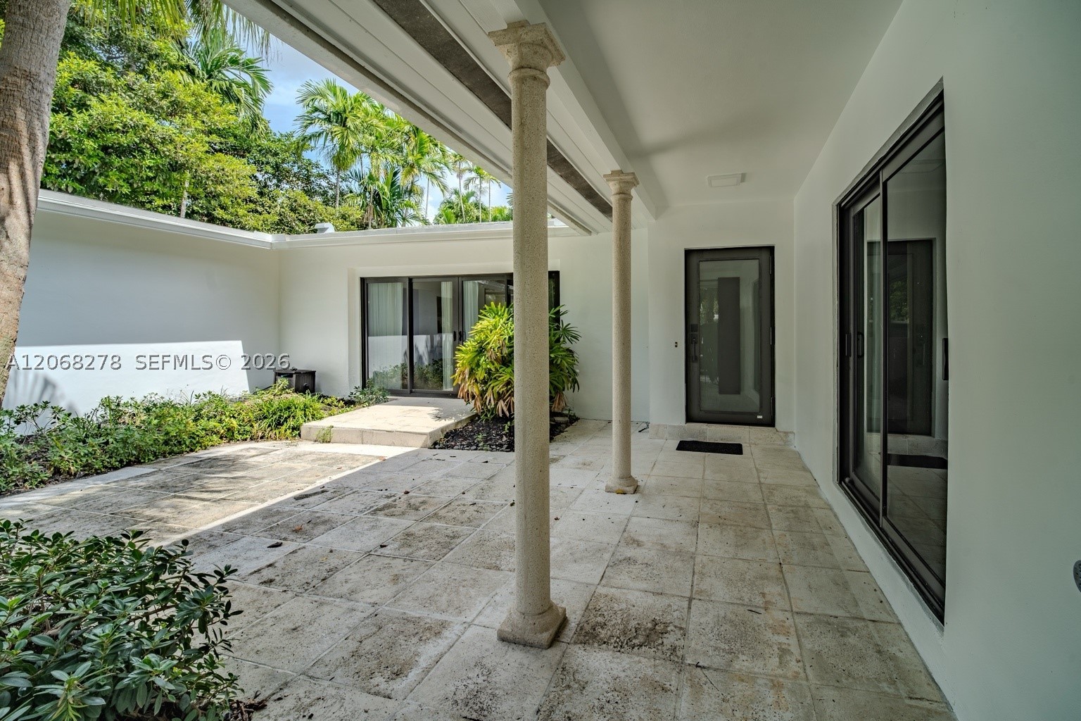 1825 Alamanda Dr, North Miami FL 33181