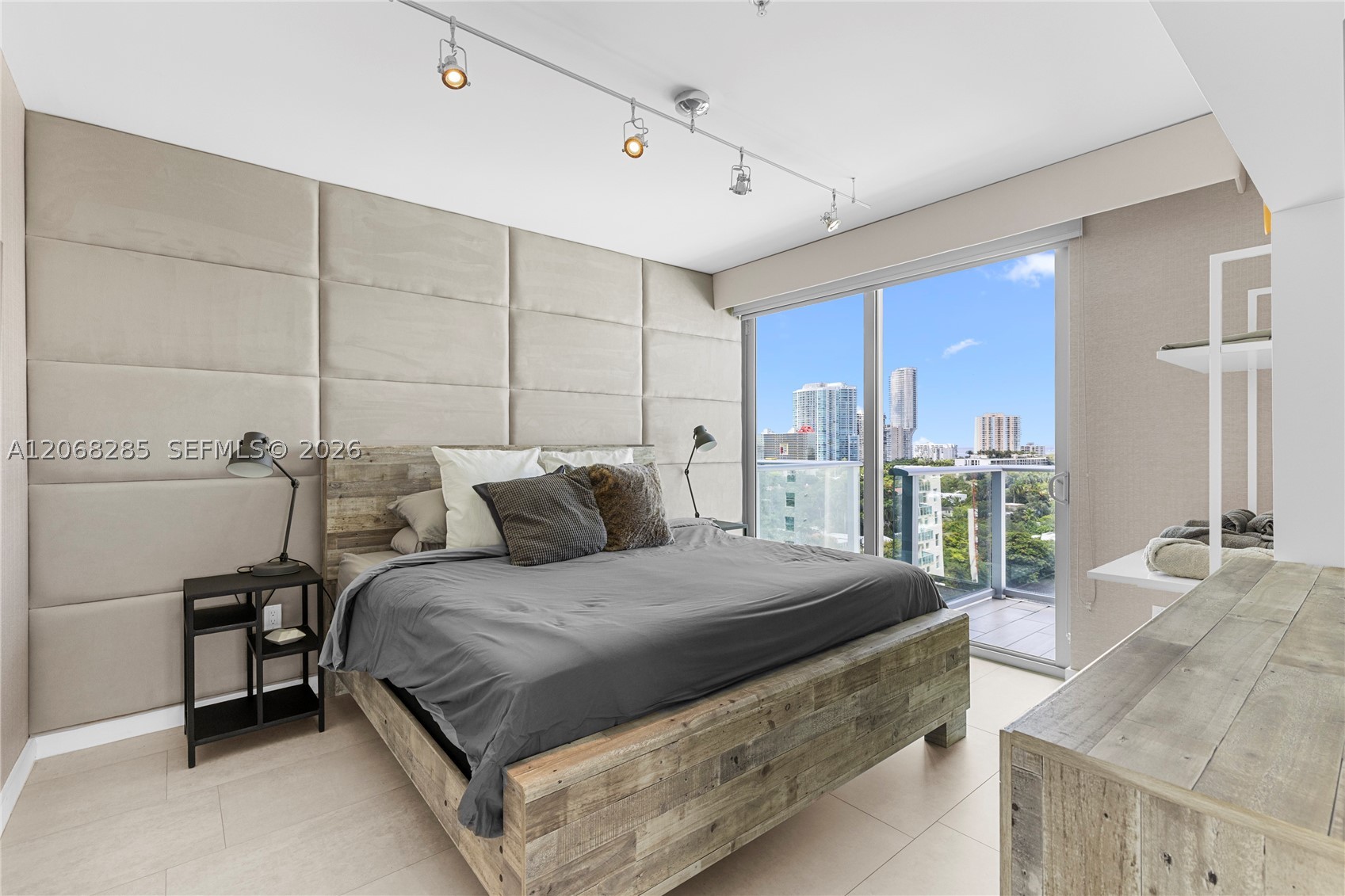 1600 SW 1st Ave #1202, Miami FL 33129