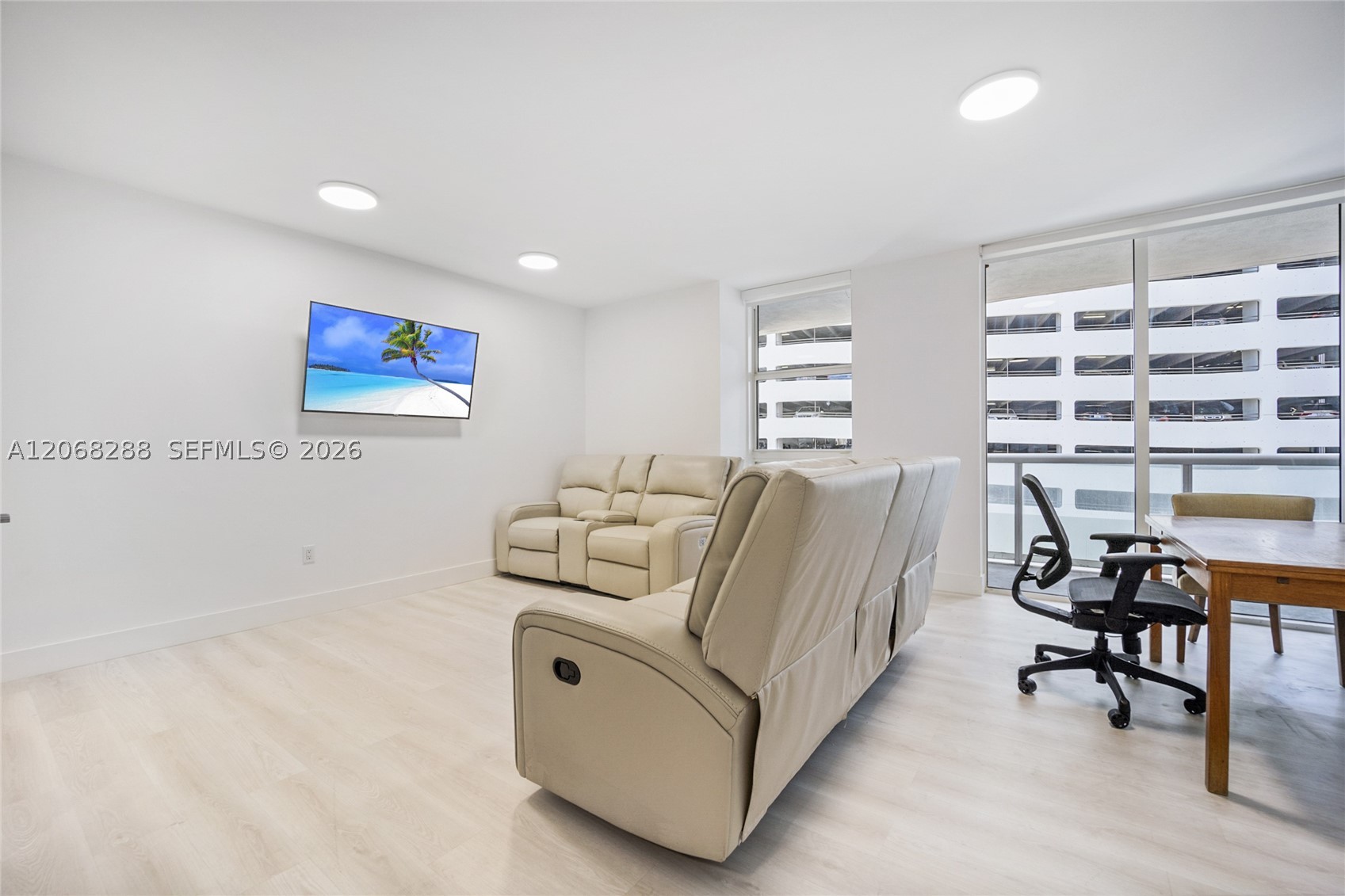 50 Biscayne Blvd #514, Miami FL 33132
