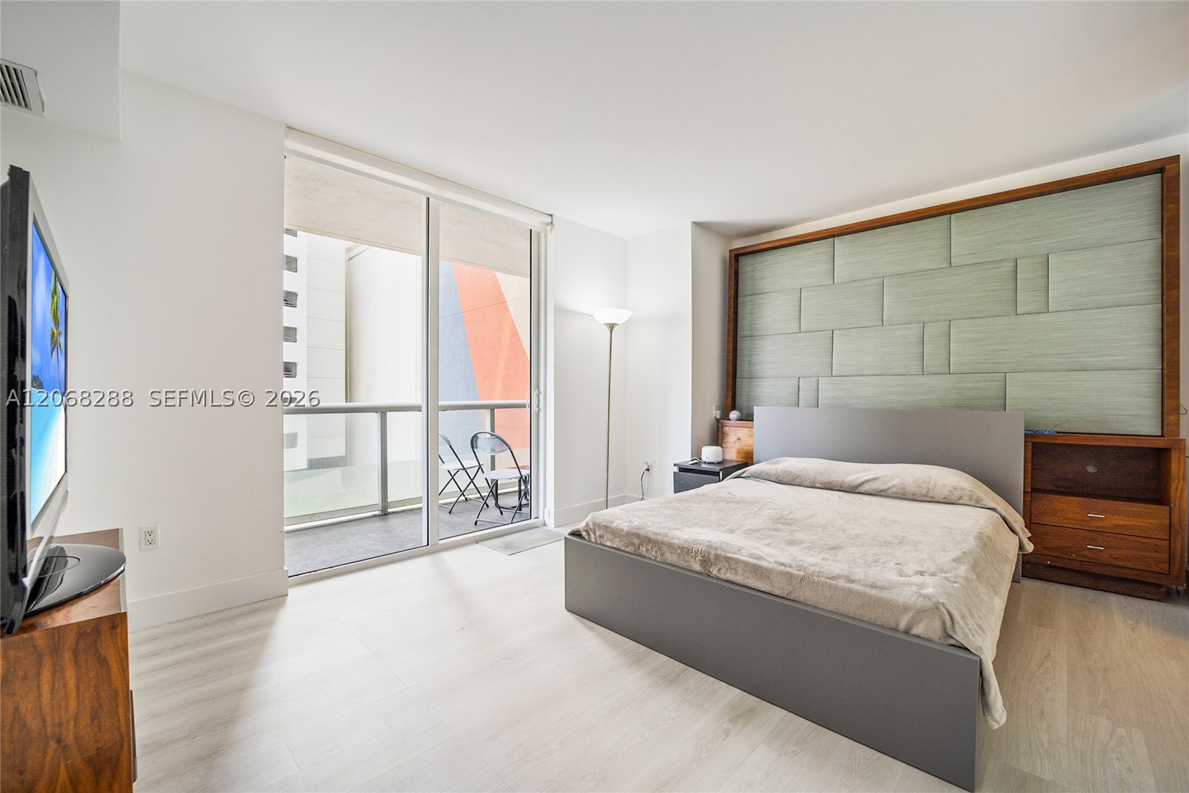 50 Biscayne Blvd #514, Miami FL 33132