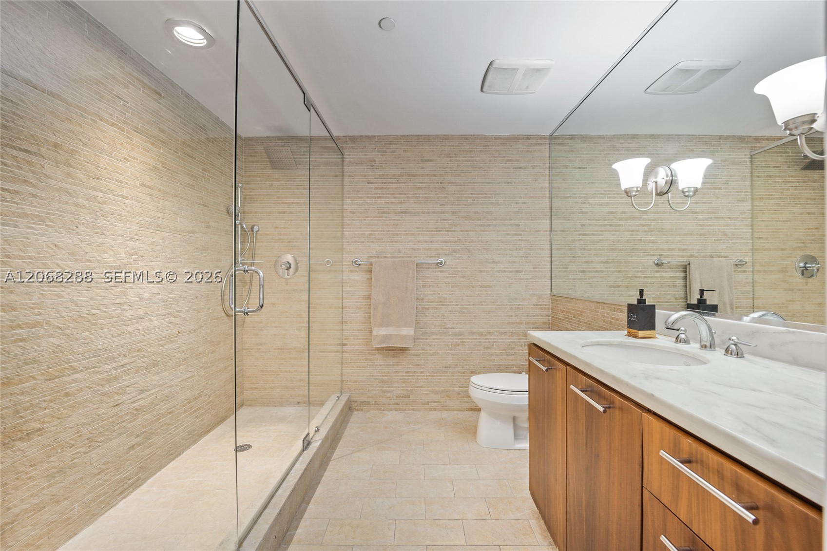 50 Biscayne Blvd #514, Miami FL 33132