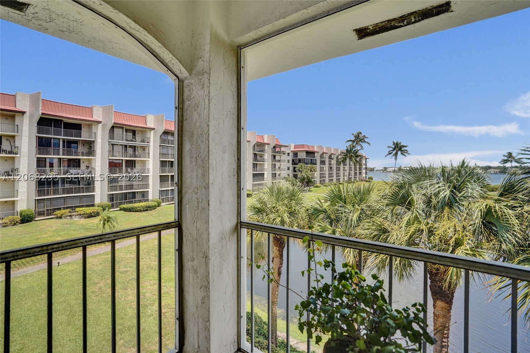 102 Half Moon Cir #C3, Hypoluxo FL 33462