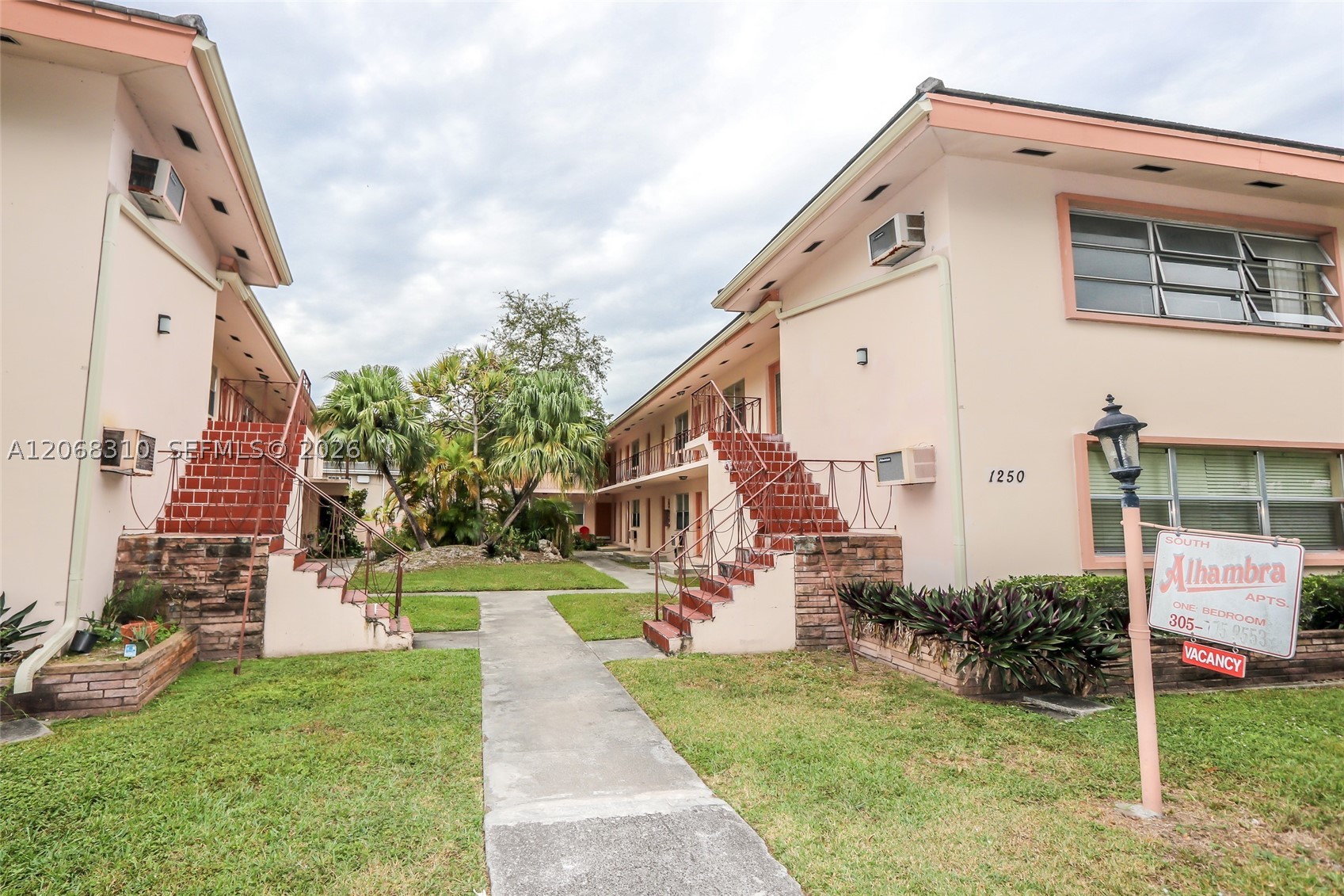 1250 S Alhambra Cir #7, Coral Gables FL 33146