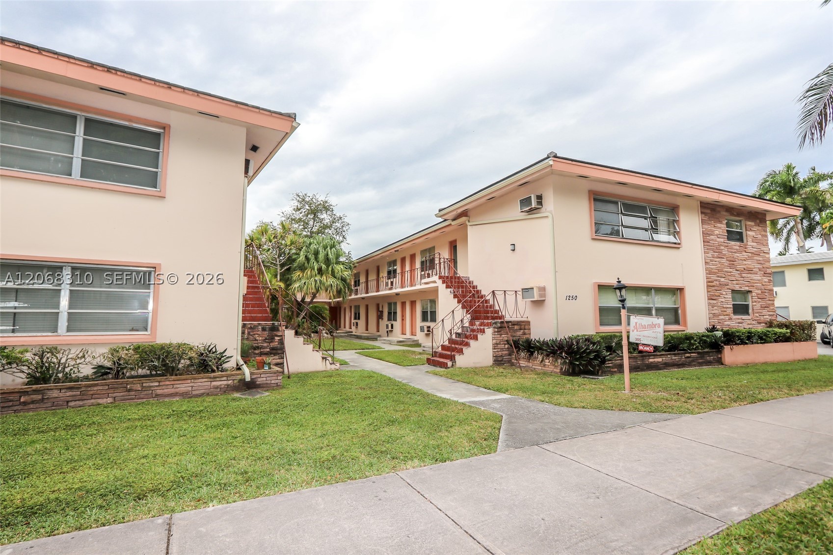 1250 S Alhambra Cir #7, Coral Gables FL 33146