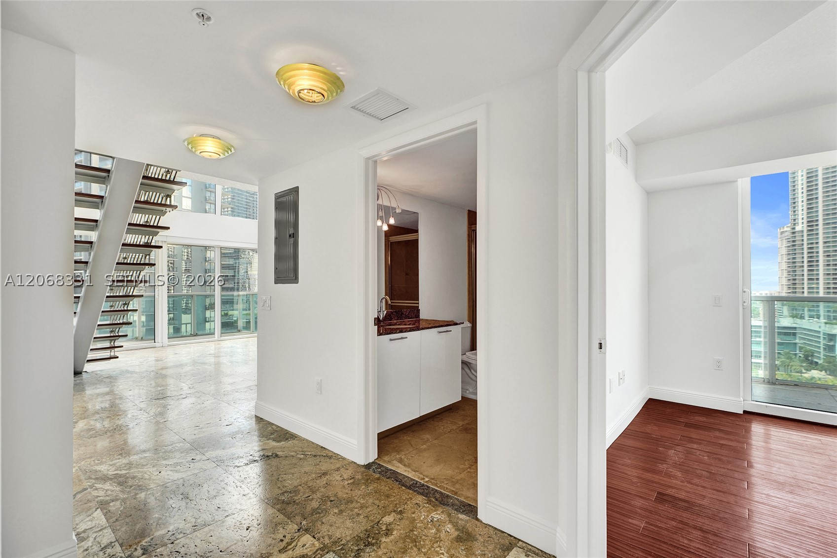 41 SE 5th St #1016, Miami FL 33131
