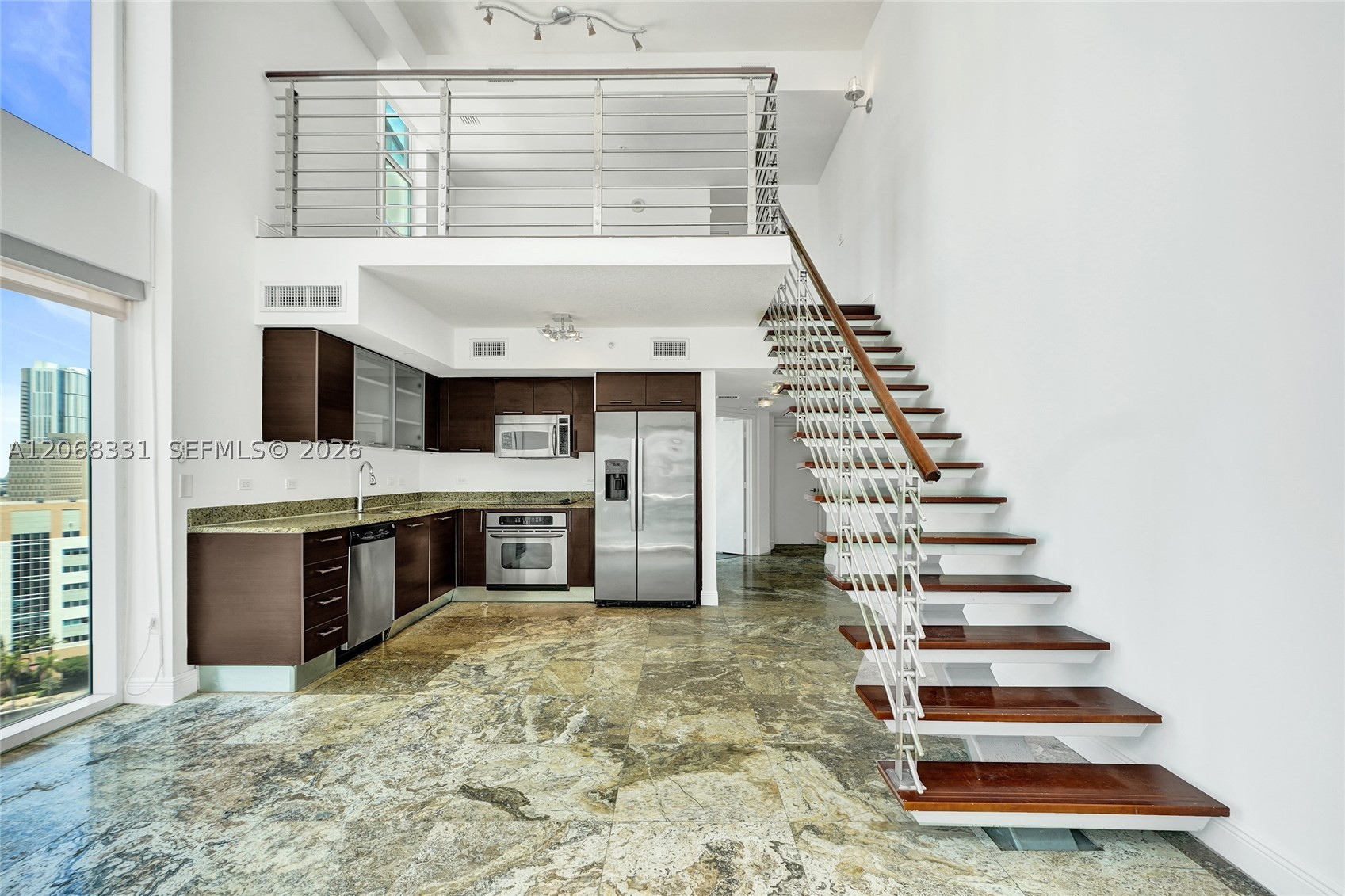 41 SE 5th St #1016, Miami FL 33131