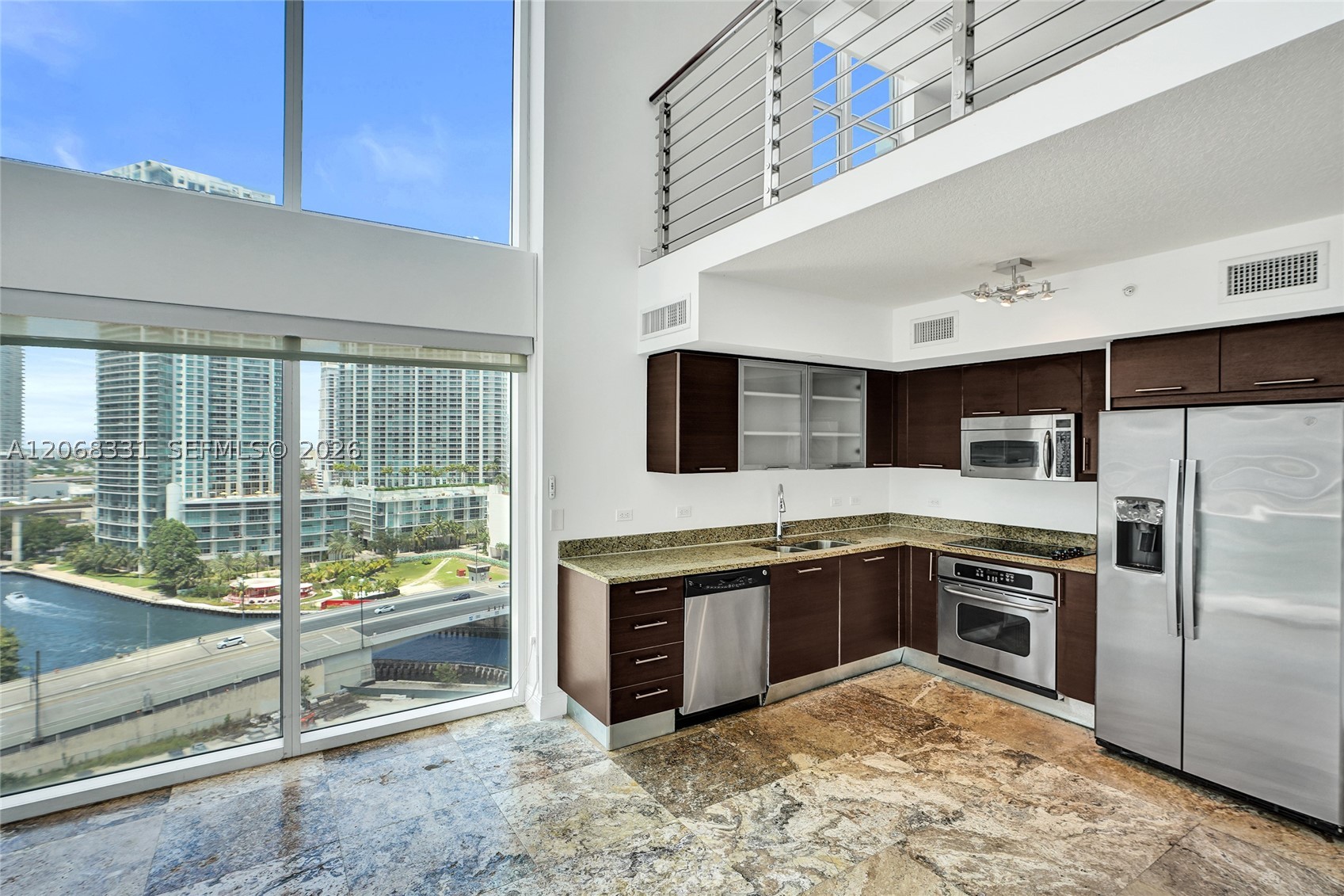 41 SE 5th St #1016, Miami FL 33131