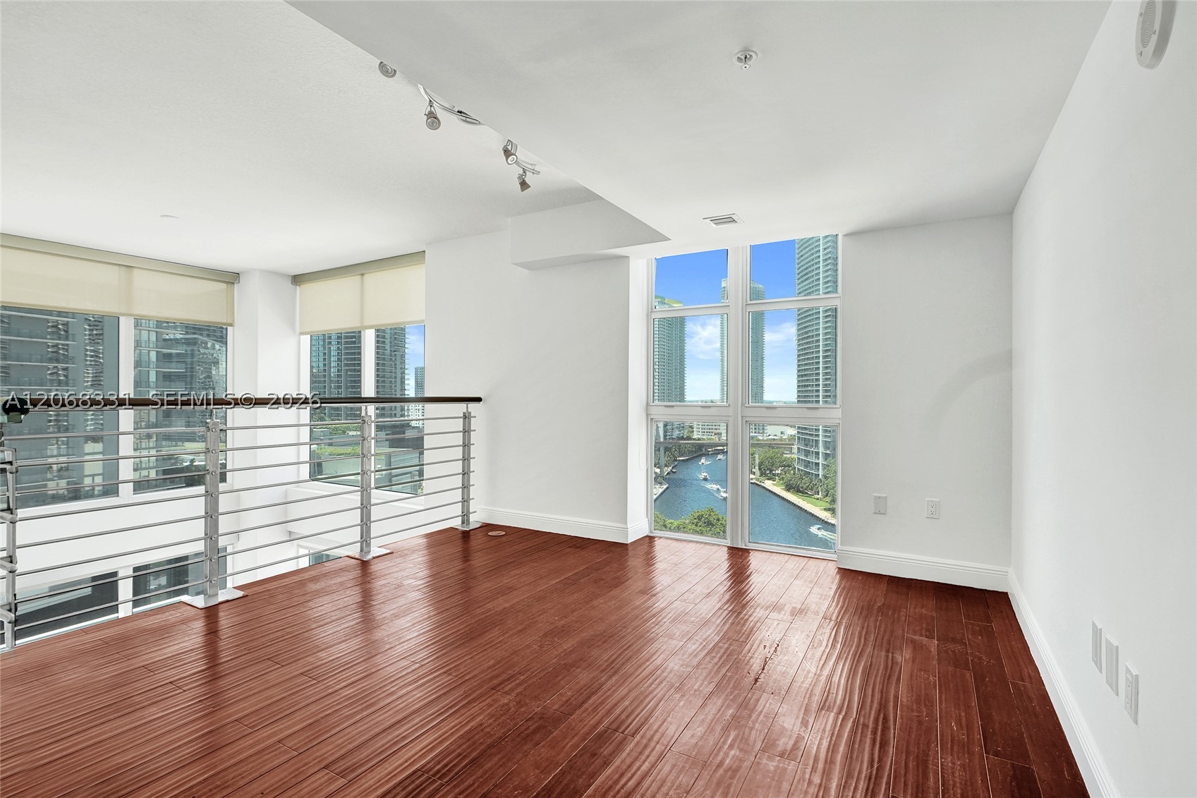 41 SE 5th St #1016, Miami FL 33131