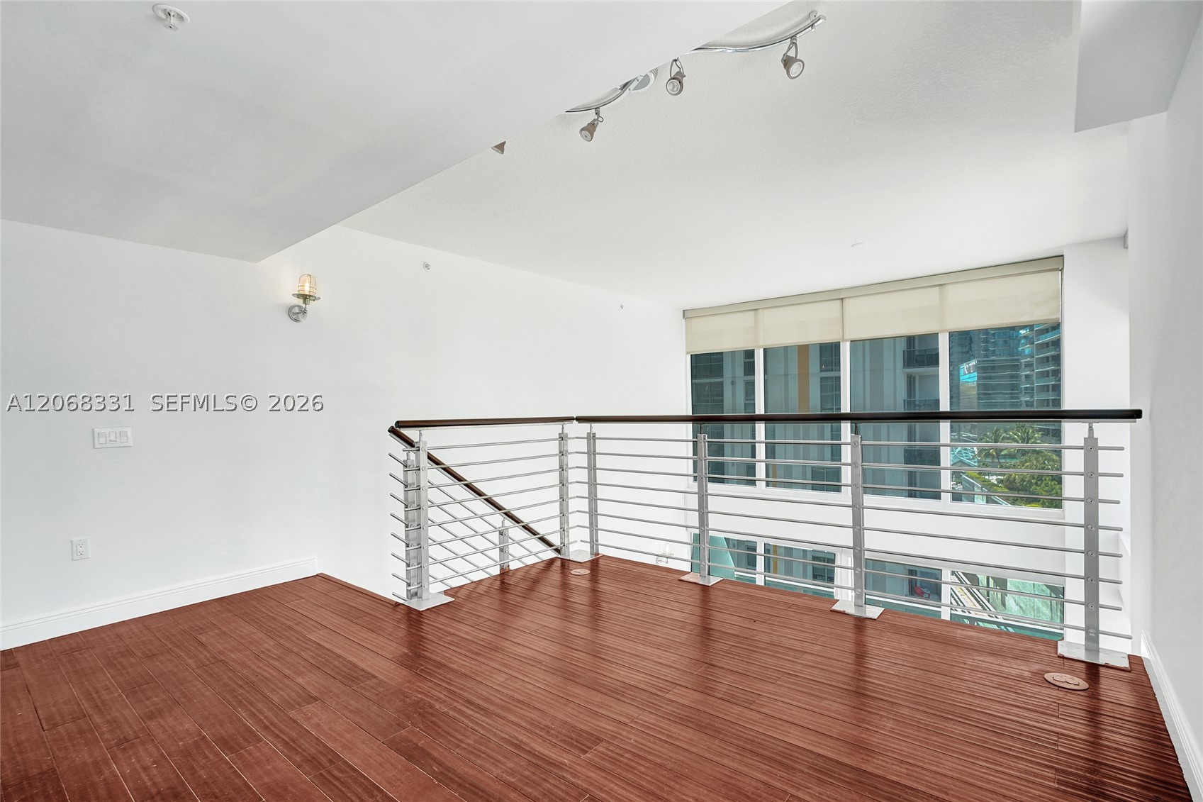 41 SE 5th St #1016, Miami FL 33131