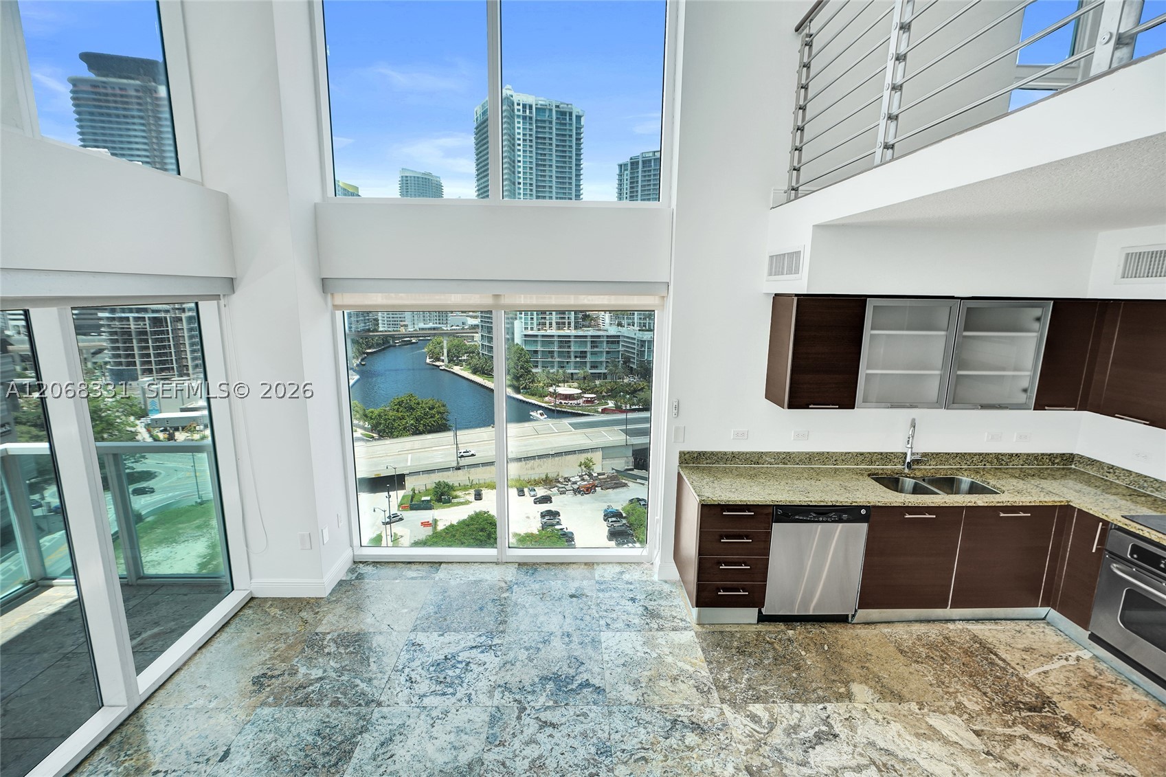 41 SE 5th St #1016, Miami FL 33131