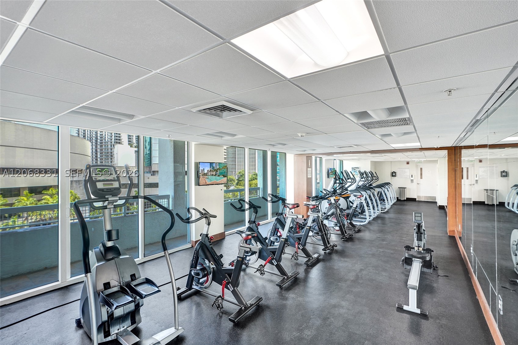 41 SE 5th St #1016, Miami FL 33131