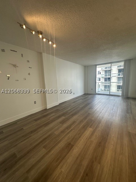 5091 NW 7th St #1008, Miami FL 33126