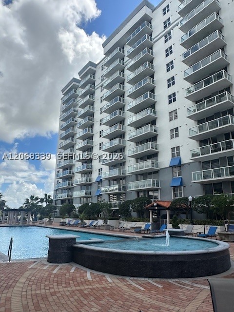 5091 NW 7th St #1008, Miami FL 33126