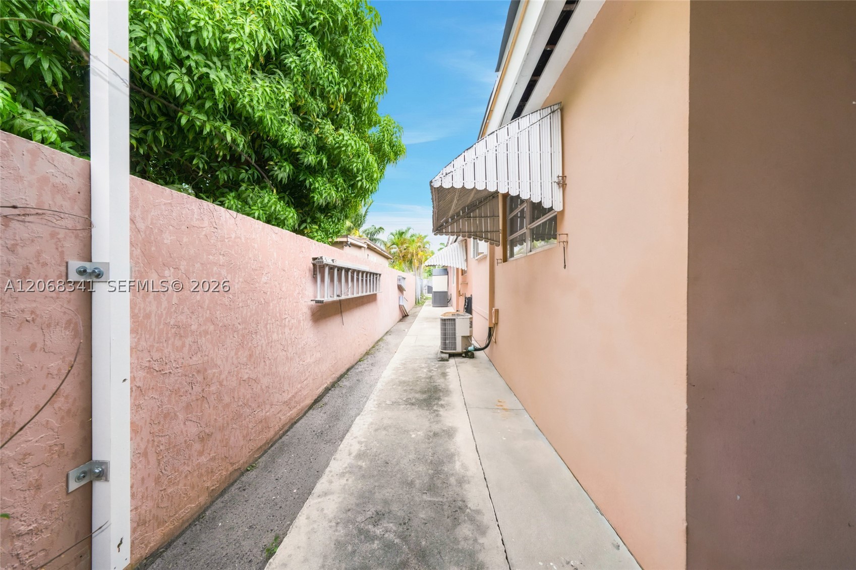 3180 W 3rd Ave, Hialeah FL 33012