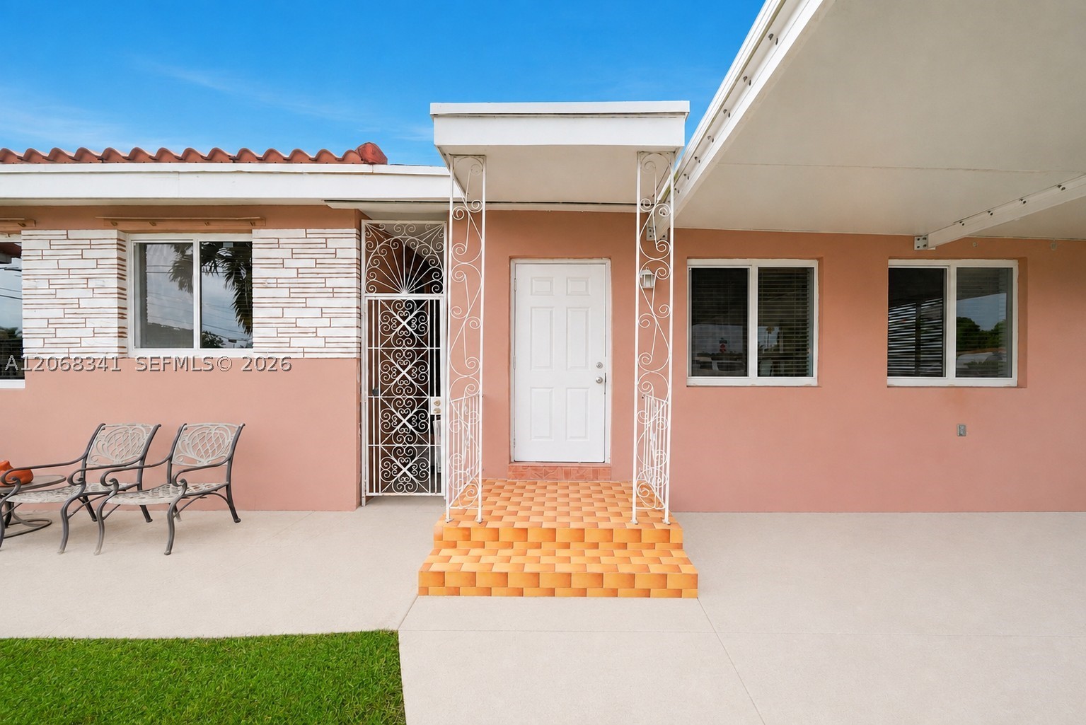 3180 W 3rd Ave, Hialeah FL 33012