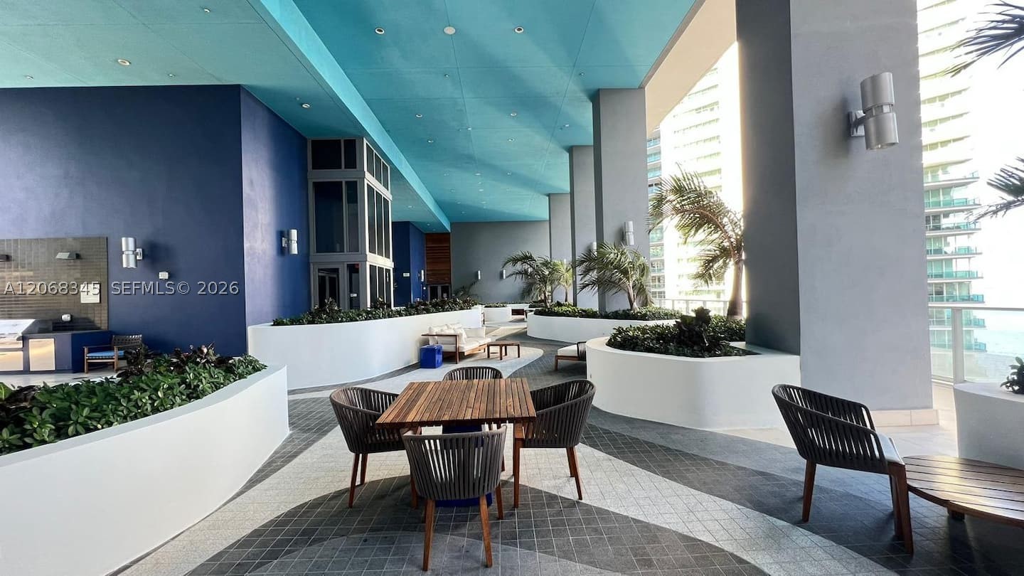 1300 Brickell Bay Dr #3400, Miami FL 33131