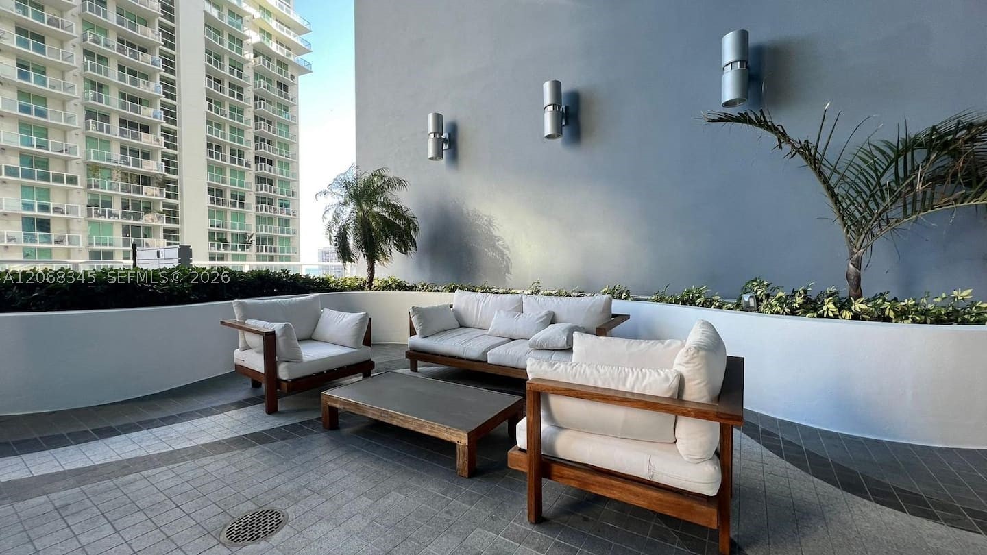 1300 Brickell Bay Dr #3400, Miami FL 33131