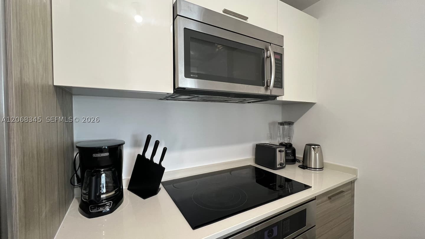 1300 Brickell Bay Dr #3400, Miami FL 33131