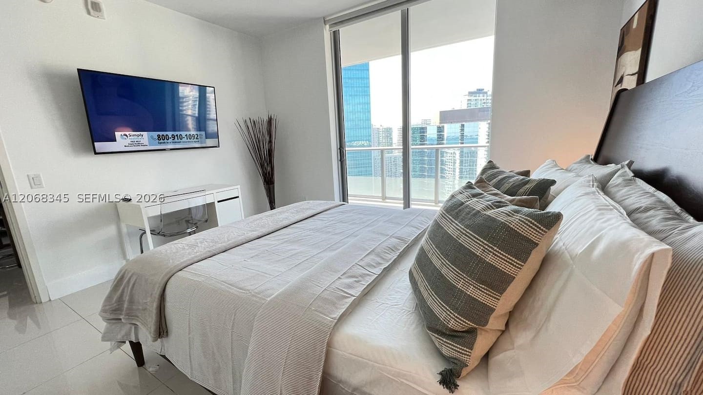 1300 Brickell Bay Dr #3400, Miami FL 33131