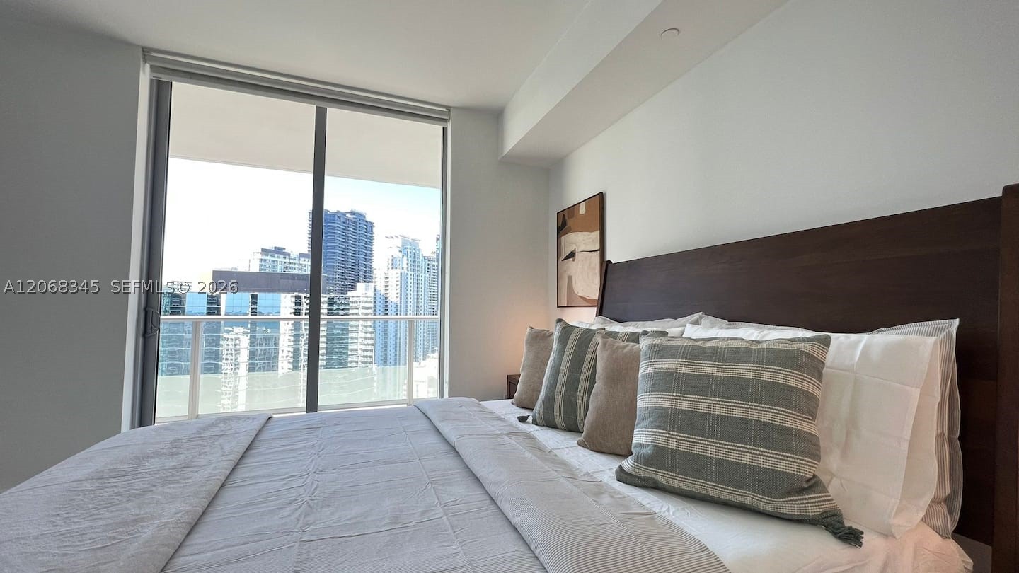 1300 Brickell Bay Dr #3400, Miami FL 33131