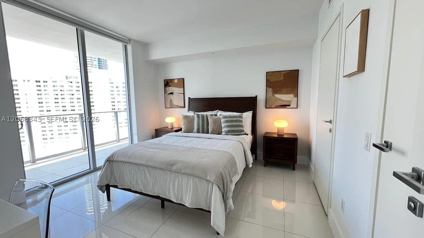 1300 Brickell Bay Dr #3400, Miami FL 33131