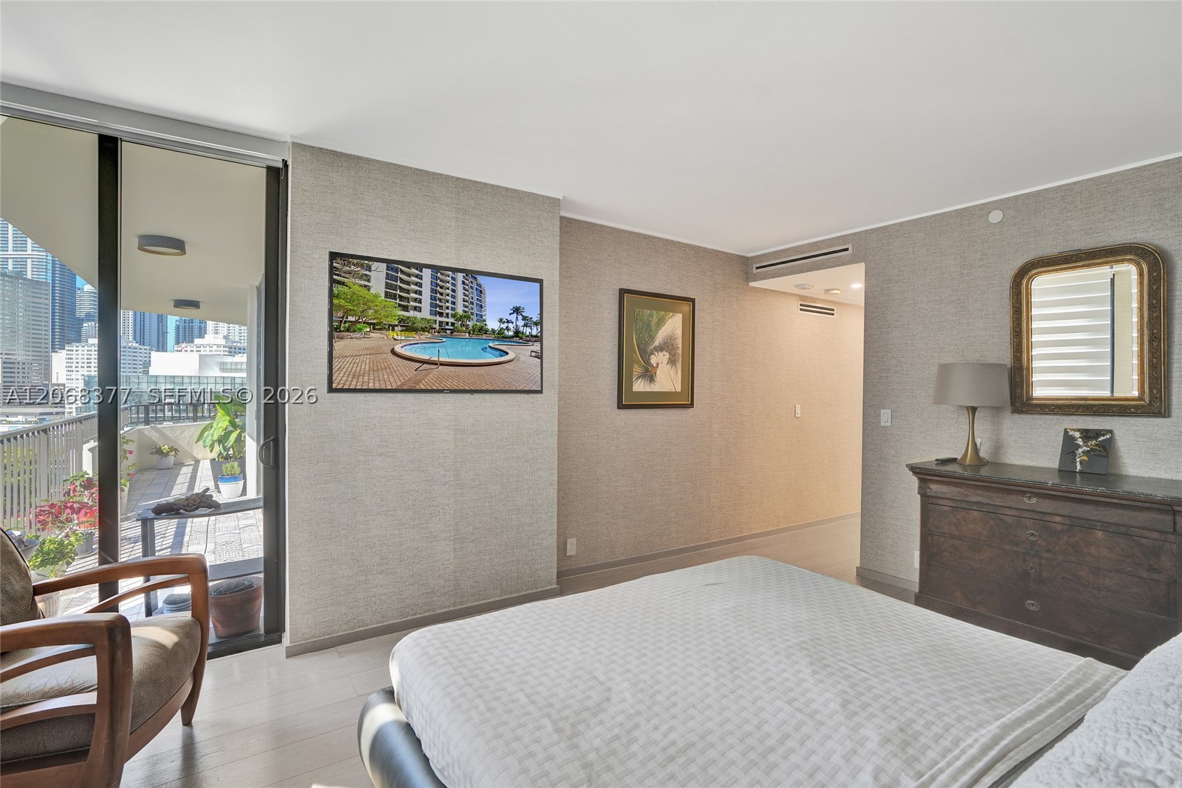 520 Brickell Key Dr #A1015, Miami FL 33131