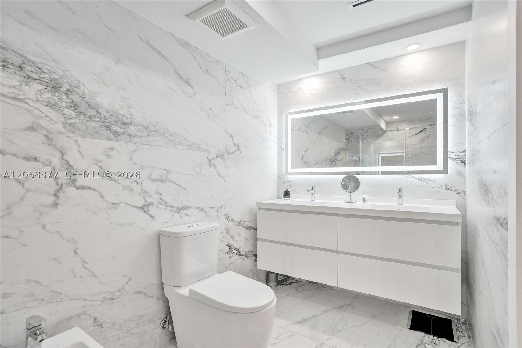 520 Brickell Key Dr #A1015, Miami FL 33131