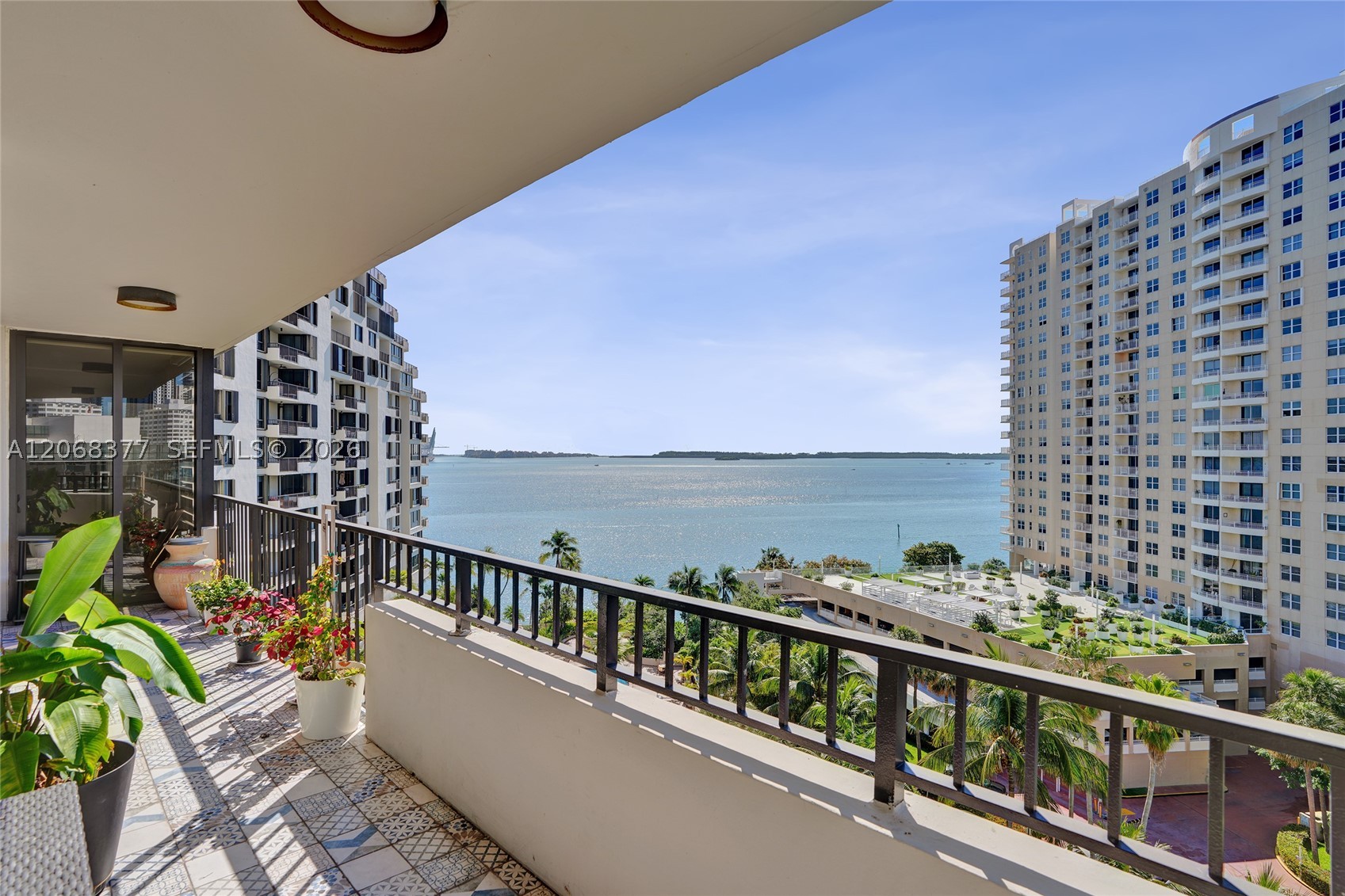 520 Brickell Key Dr #A1015, Miami FL 33131