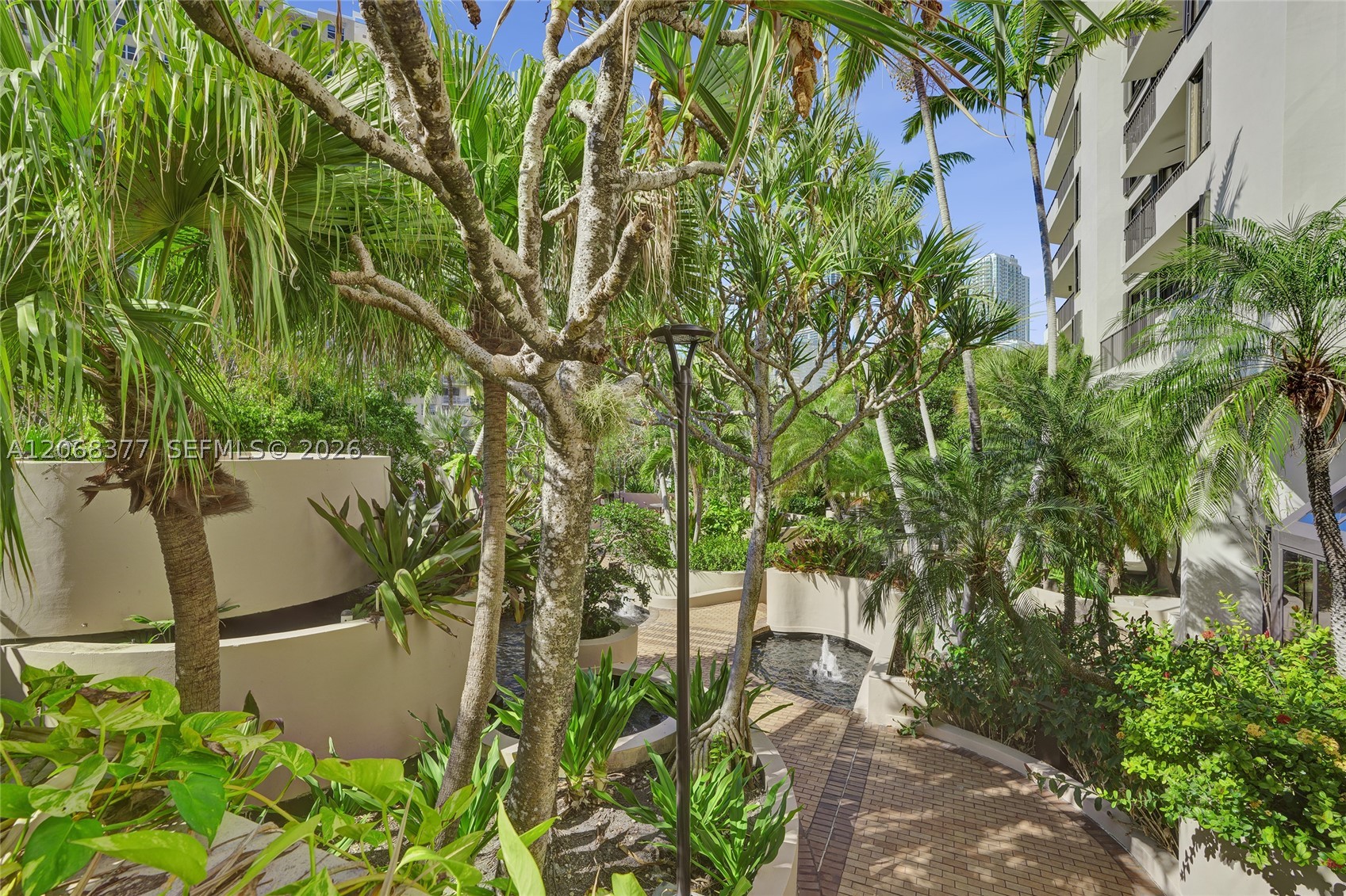 520 Brickell Key Dr #A1015, Miami FL 33131