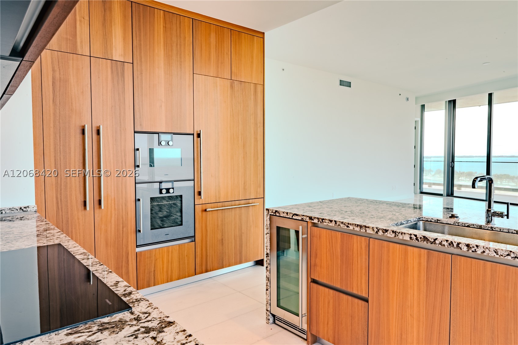 175 SE 25th Rd #1002, Miami FL 33129