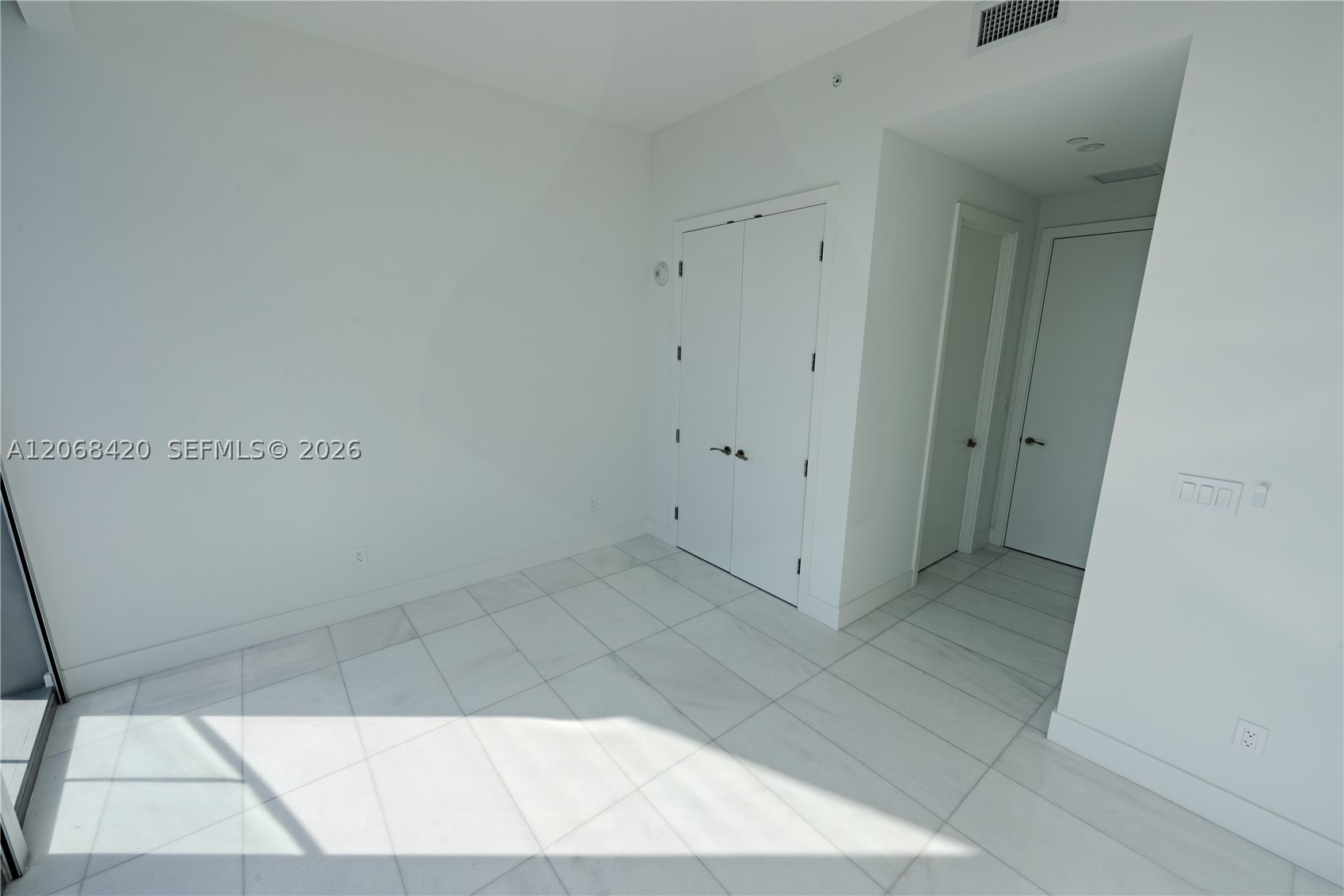 175 SE 25th Rd #1002, Miami FL 33129