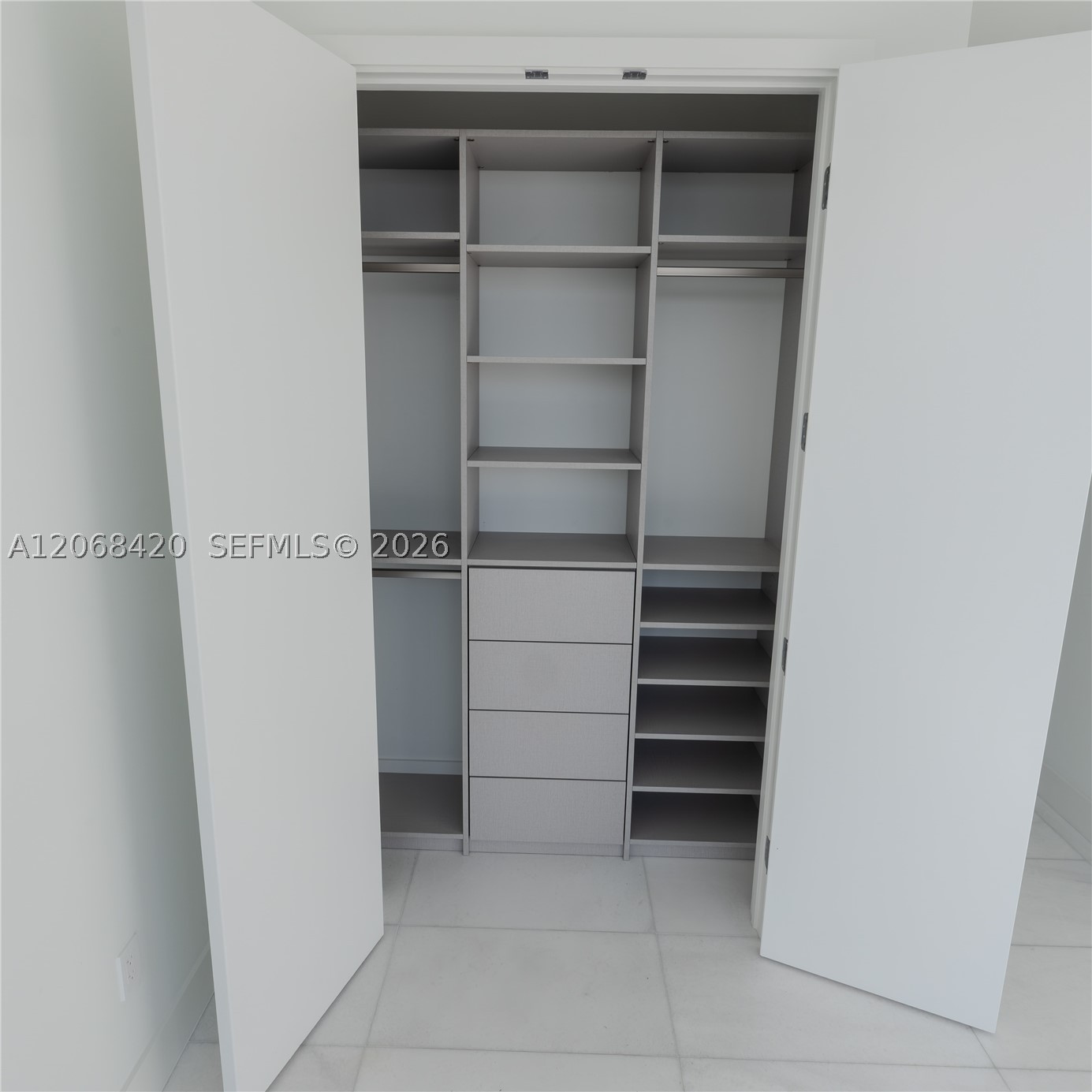 175 SE 25th Rd #1002, Miami FL 33129