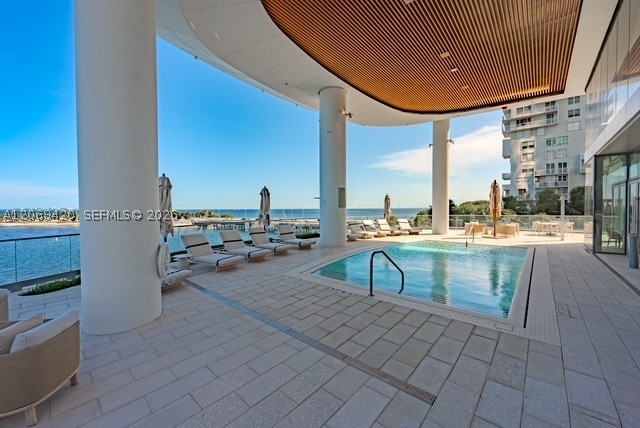175 SE 25th Rd #1002, Miami FL 33129