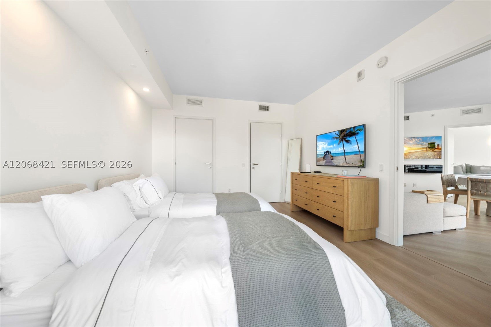 1300 Brickell Bay Dr #3501, Miami FL 33131