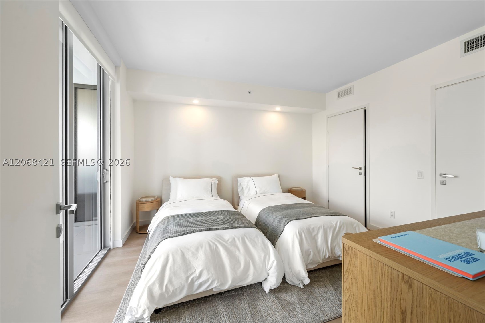 1300 Brickell Bay Dr #3501, Miami FL 33131
