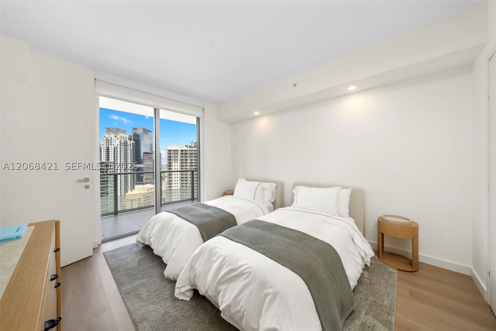 1300 Brickell Bay Dr #3501, Miami FL 33131