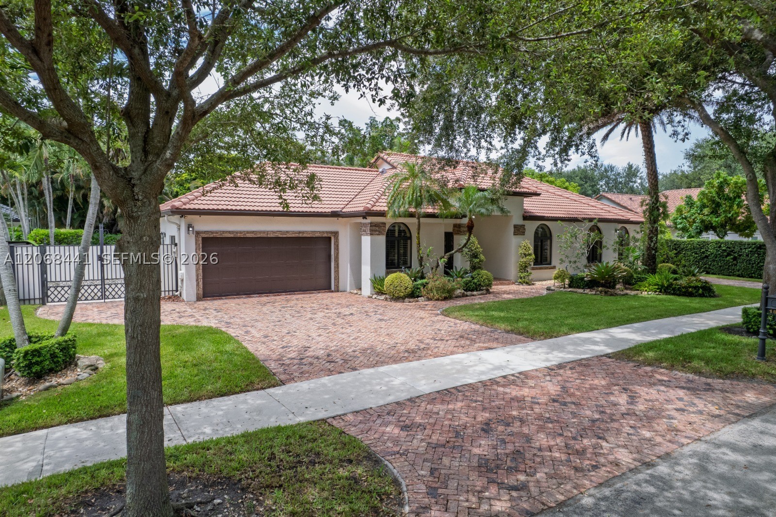 15600 NW 82nd Ct, Miami Lakes FL 33016