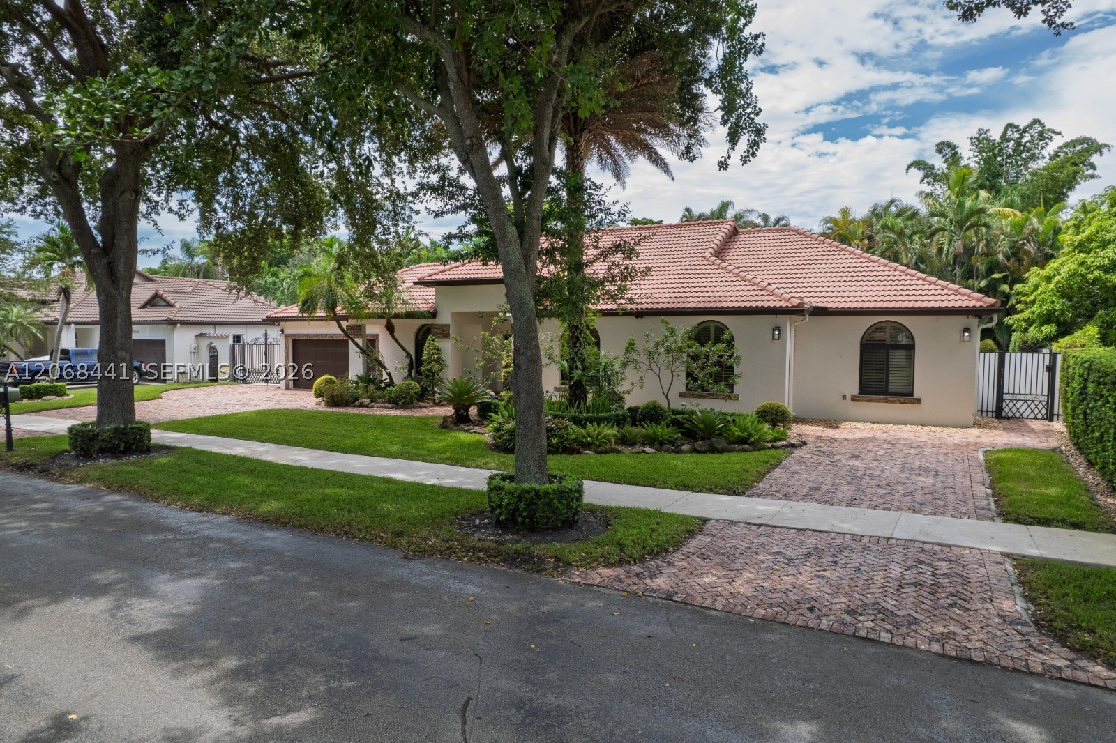 15600 NW 82nd Ct, Miami Lakes FL 33016