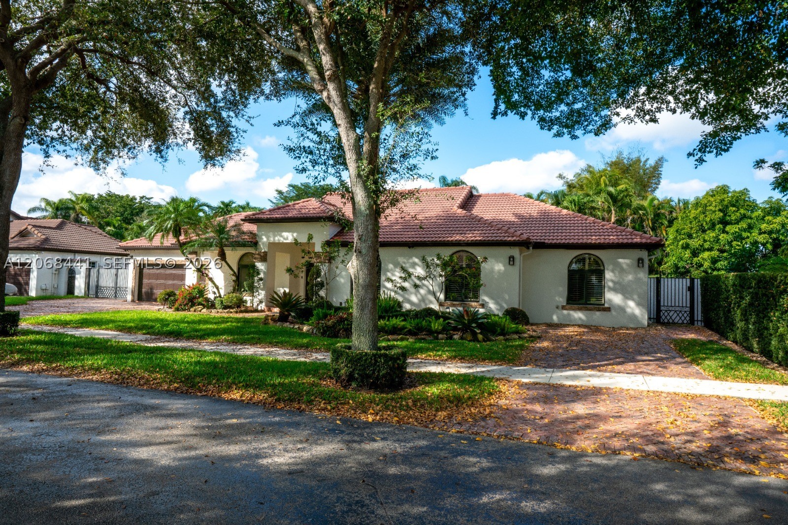 15600 NW 82nd Ct, Miami Lakes FL 33016