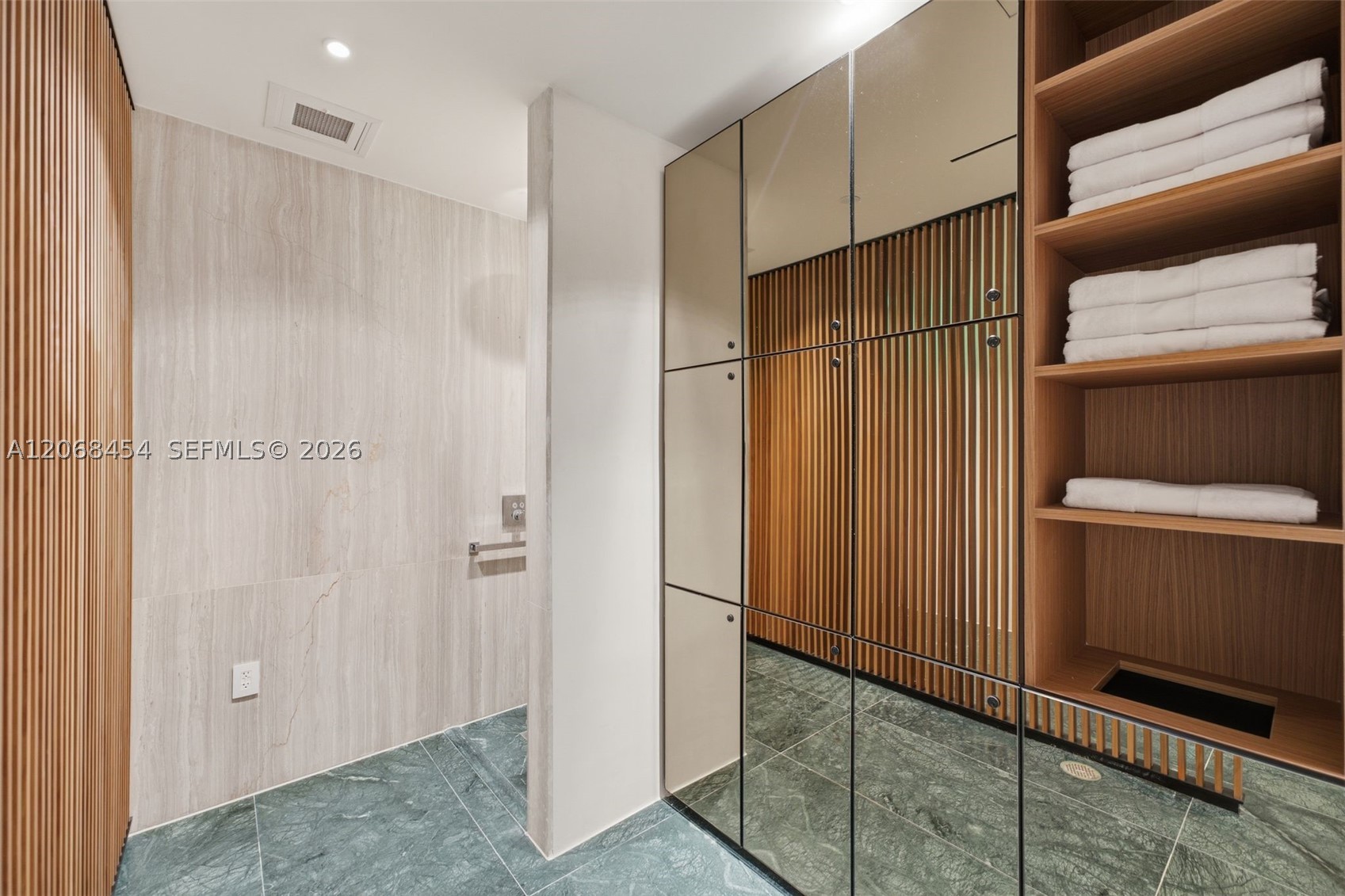 1400 Biscayne Blvd. #3004, Miami FL 33132