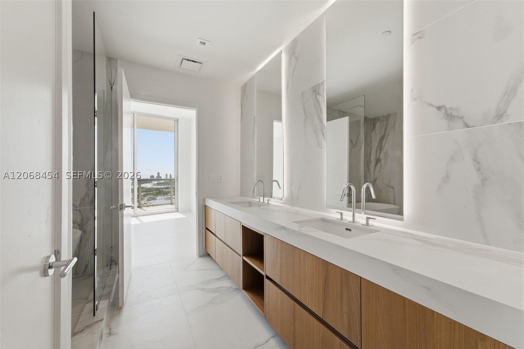 1400 Biscayne Blvd. #3004, Miami FL 33132