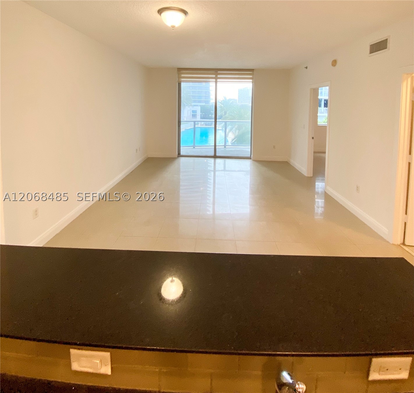 1060 Brickell Ave #1413, Miami FL 33131