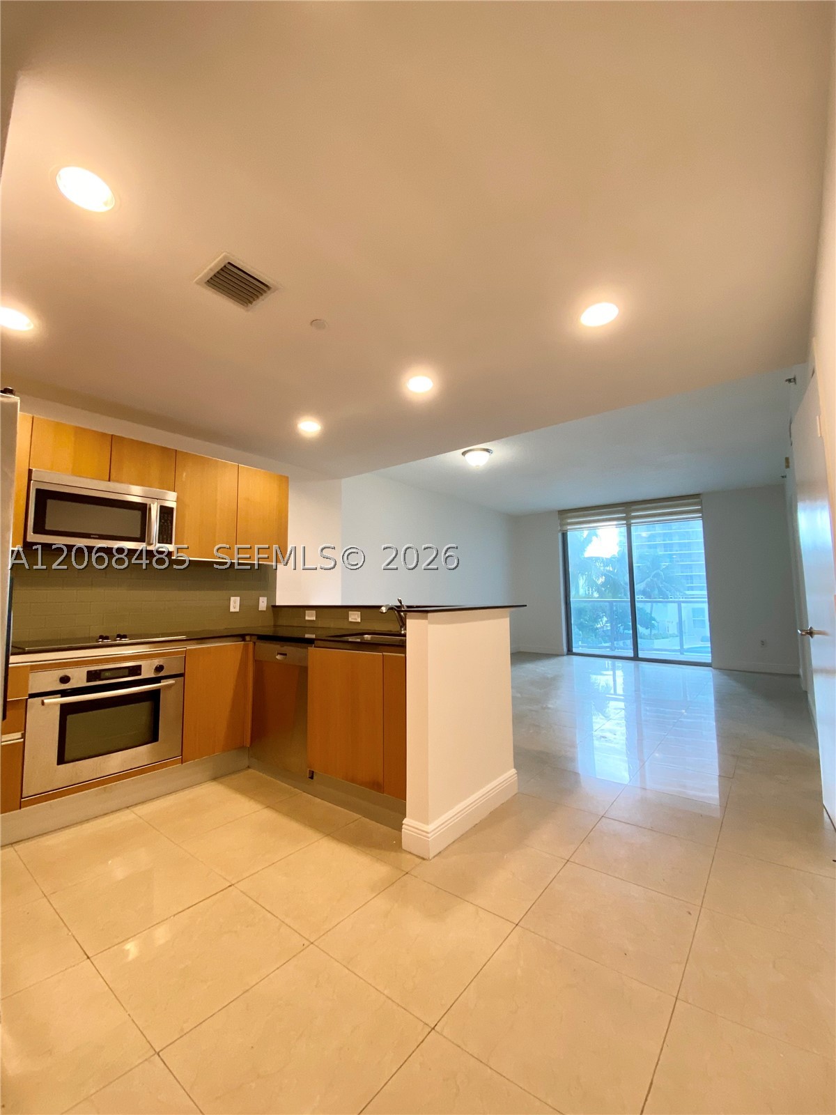 1060 Brickell Ave #1413, Miami FL 33131