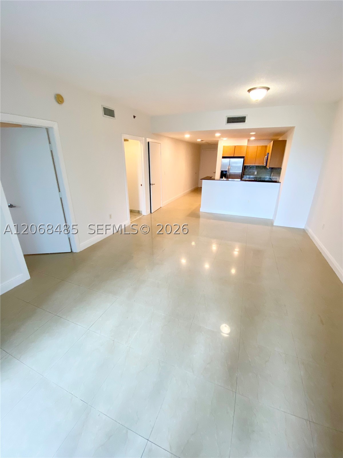 1060 Brickell Ave #1413, Miami FL 33131