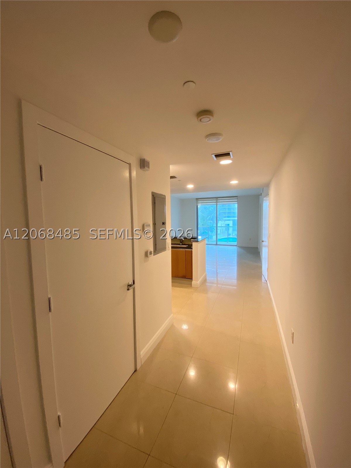 1060 Brickell Ave #1413, Miami FL 33131