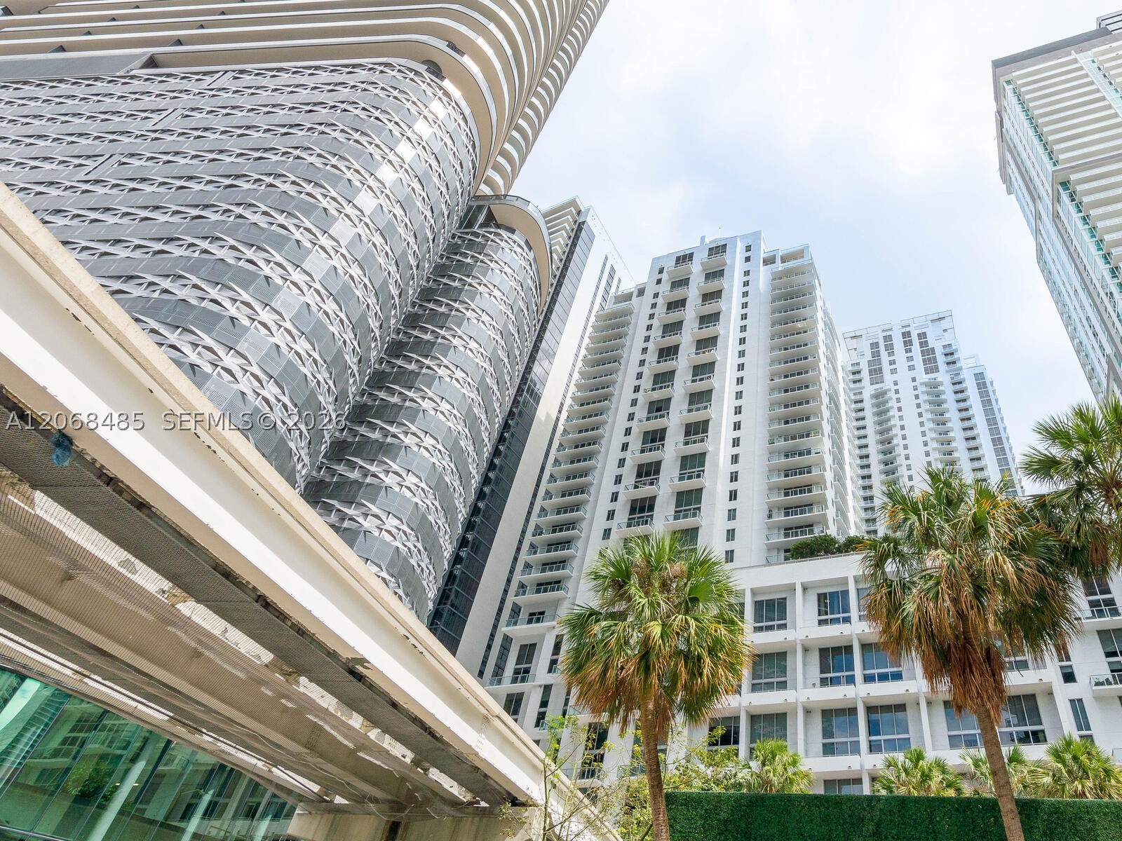 1060 Brickell Ave #1413, Miami FL 33131
