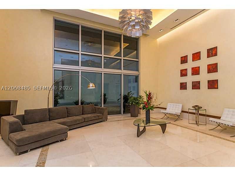1060 Brickell Ave #1413, Miami FL 33131