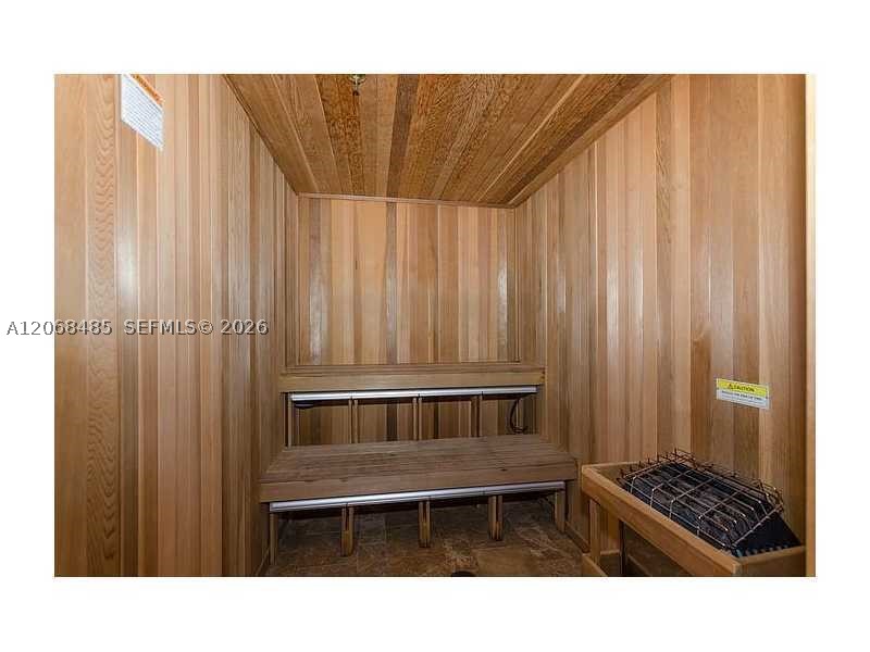 1060 Brickell Ave #1413, Miami FL 33131