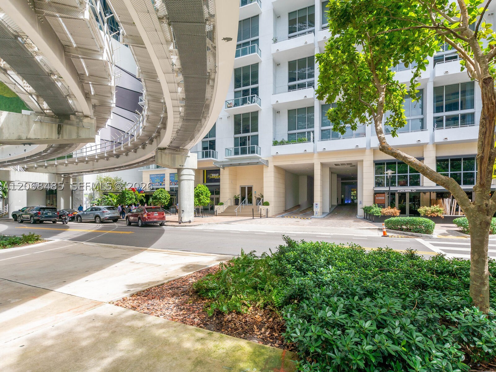 1060 Brickell Ave #1413, Miami FL 33131